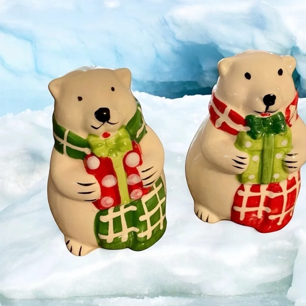 Christmas Polar Bear Vintage Salt & Pepper Shakers, Scarf & Presents, No…